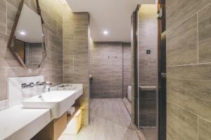 atour hotel shaoxing shangyu e travel town