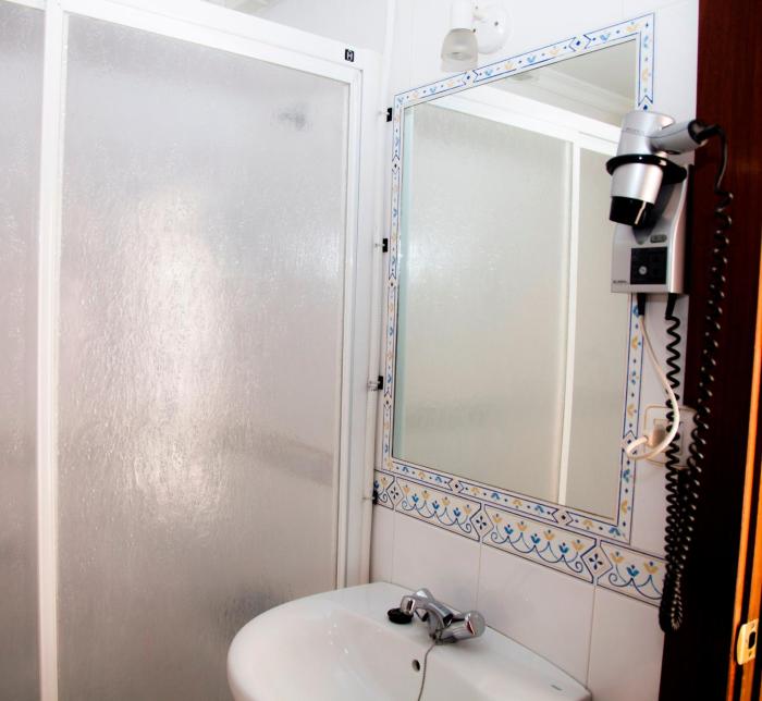 hostal paris