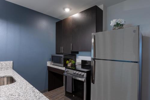 stay apt suites alexandria fort belvoir