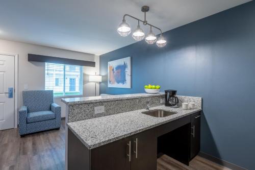 stay apt suites alexandria fort belvoir
