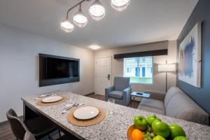 stay apt suites alexandria fort belvoir