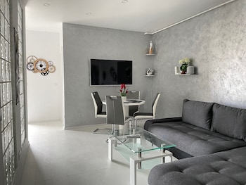 westpark2 one bedroom suite w5 lakeview