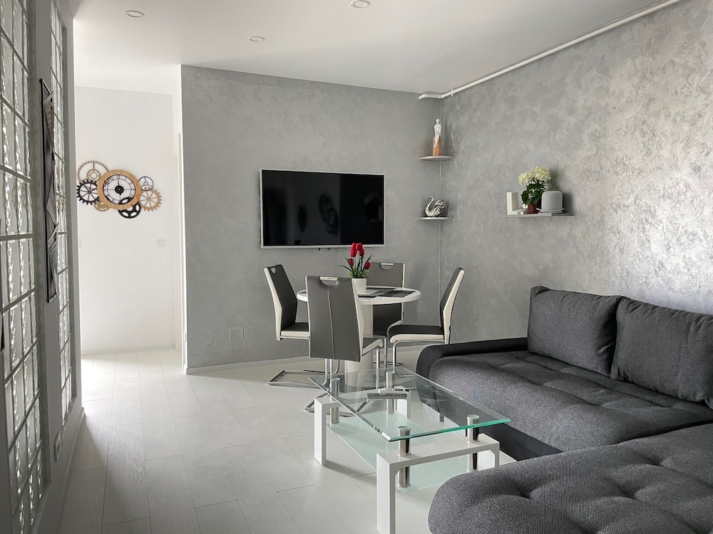 westpark2 one bedroom suite w5 lakeview