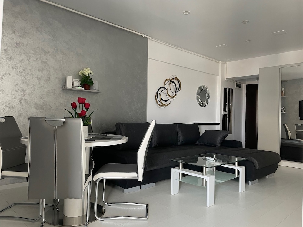 westpark2 one bedroom suite w5 lakeview
