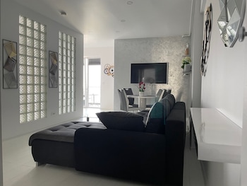 westpark2 one bedroom suite w5 lakeview