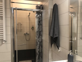 westpark2 one bedroom suite w5 lakeview