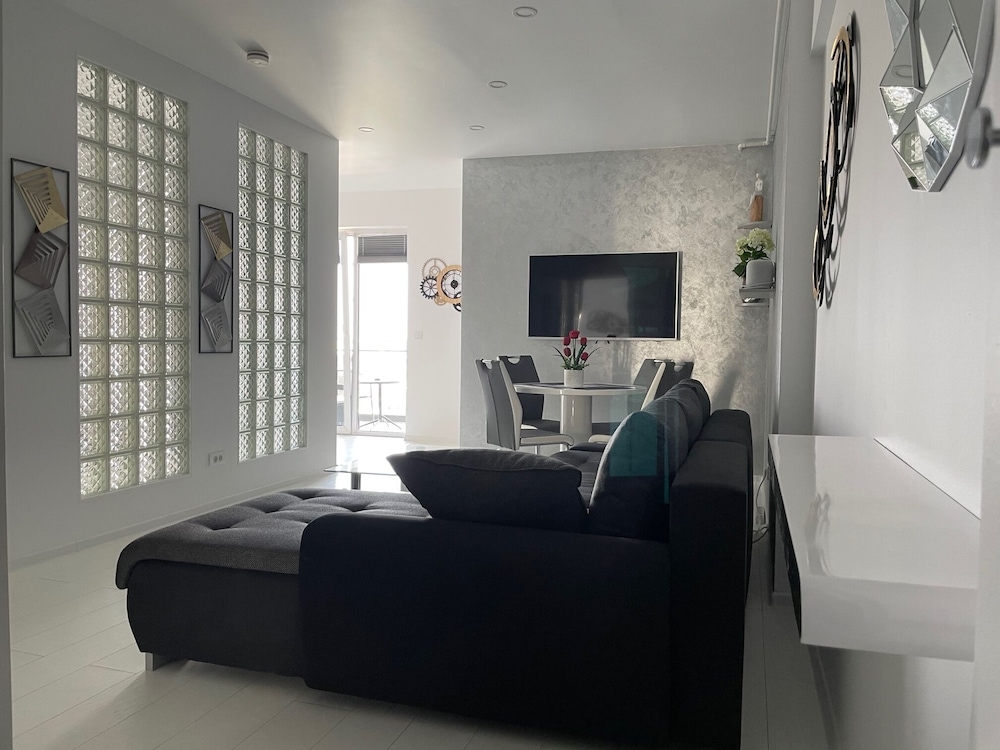 westpark2 one bedroom suite w5 lakeview