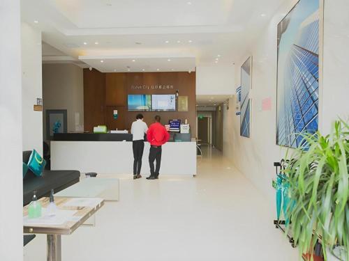 city comfort inn nanchang bayi square metro station
