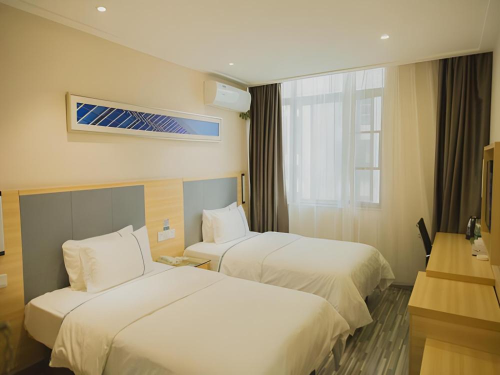 city comfort inn nanchang bayi square metro station