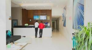 city comfort inn nanchang bayi square metro station