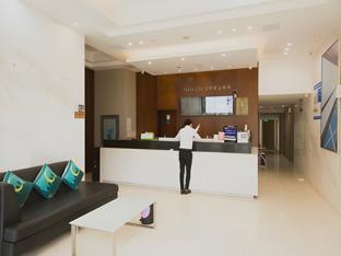 city comfort inn nanchang bayi square metro station