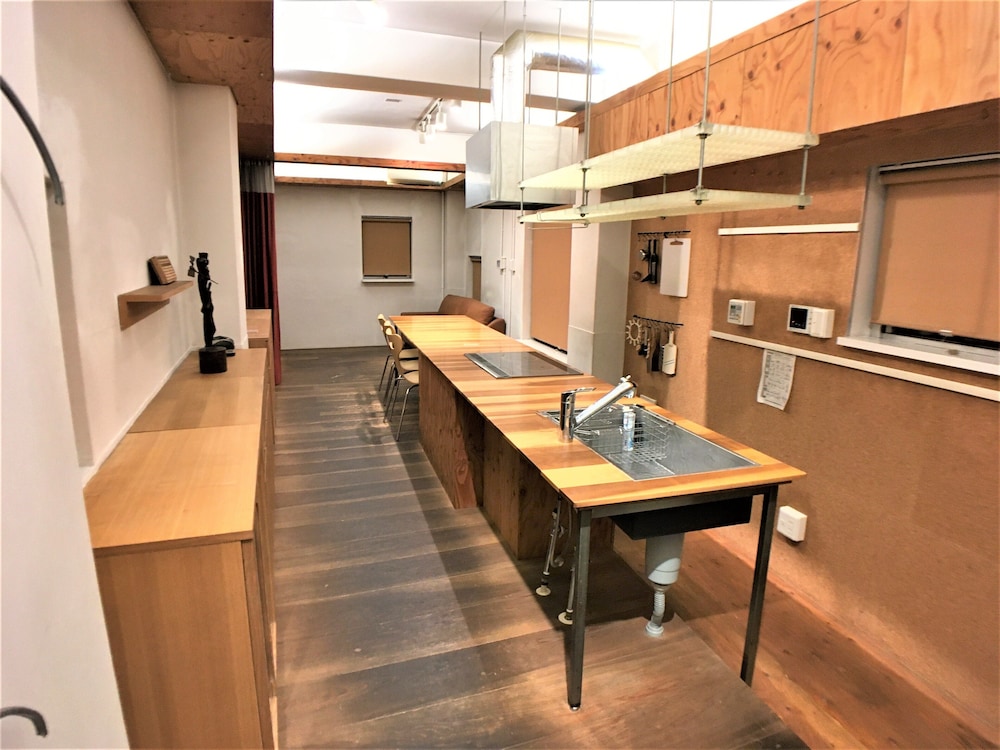 higashi gokencho m building 2f