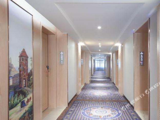 vienna international hotel nanning vocational college metro station
