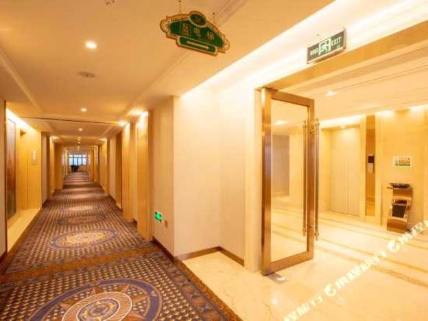 vienna international hotel nanning vocational college metro station