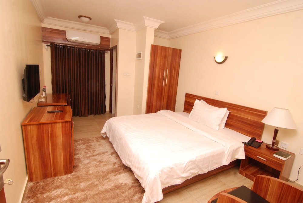 fisher suites and apartments