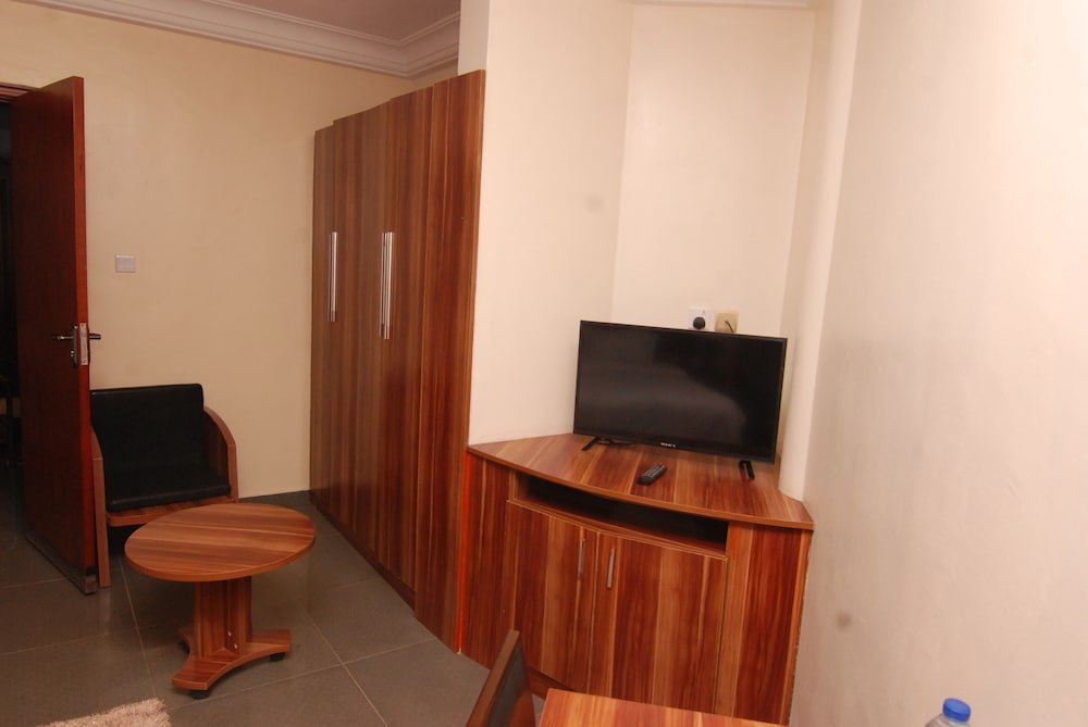 fisher suites and apartments