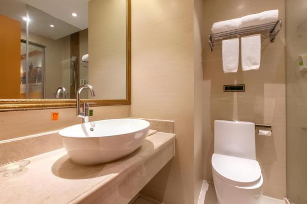 vienna hotel wuhan xingye road shiqiao metro station