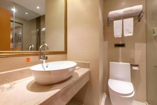 vienna hotel wuhan xingye road shiqiao metro station