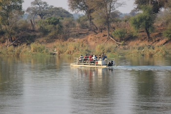 ndhovu safari lodge campground
