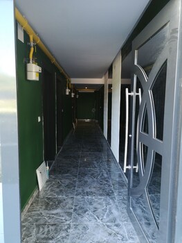 Deluxe Beach Residence,,2 star