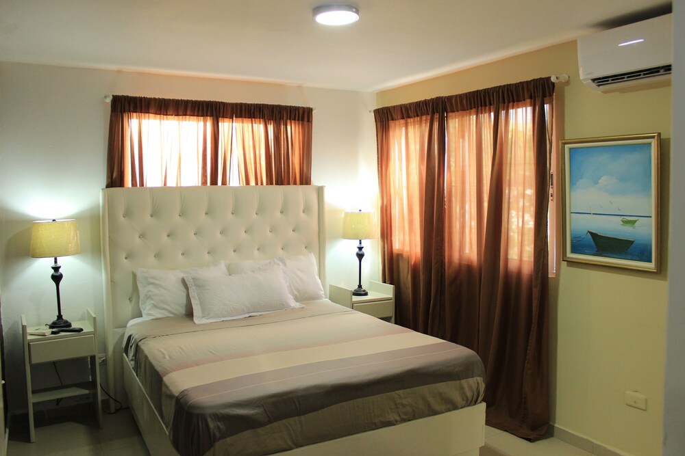 fully equipped new 3br apt dt 2mins to the beach