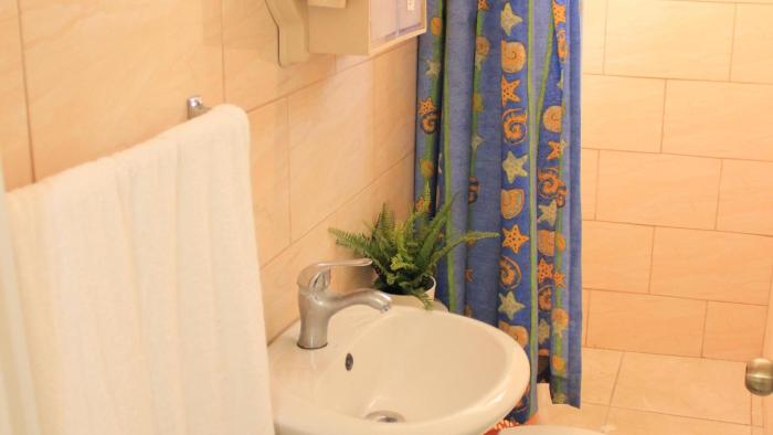 fully equipped new 3br apt dt 2mins to the beach