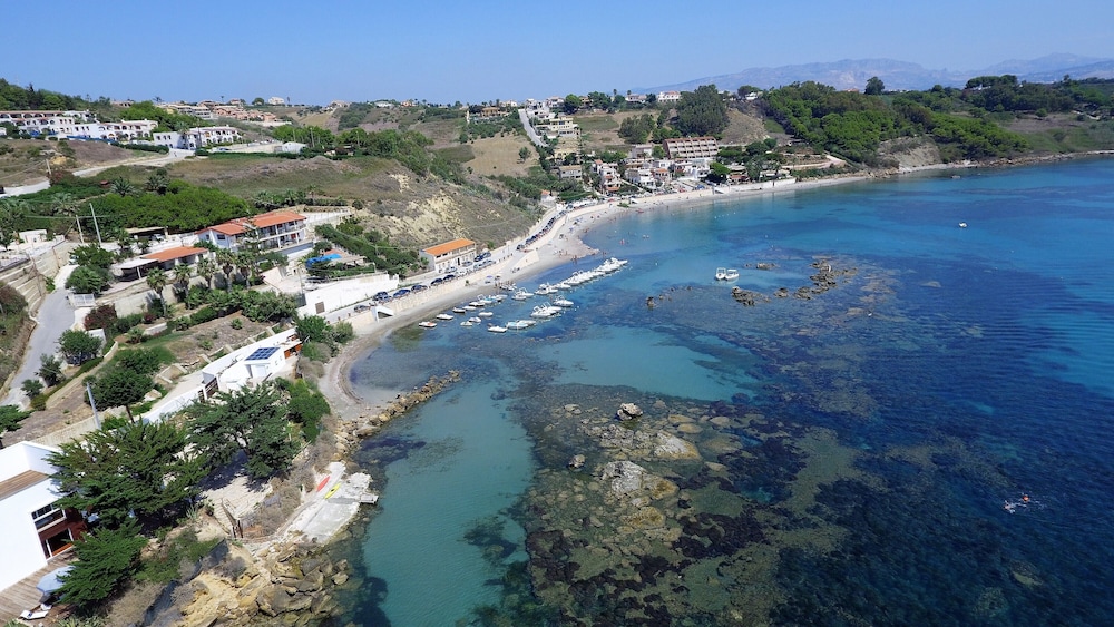 case vacanza renella 3 beds balcony wifi self catering 200mt from the sea