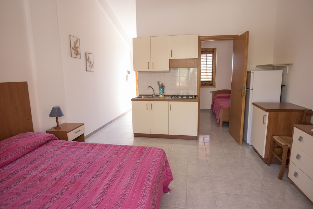 case vacanza renella 3 beds balcony wifi self catering 200mt from the sea