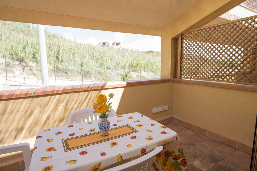 case vacanza renella 3 beds balcony wifi self catering 200mt from the sea