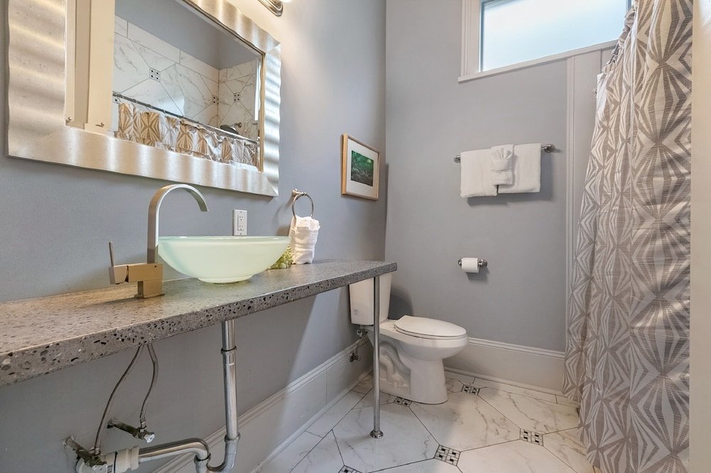 apartment near french quarter