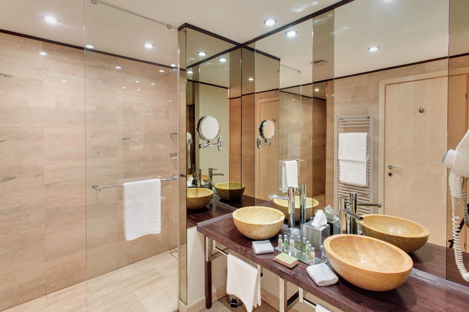 doubletree by hilton hotel cluj city plaza