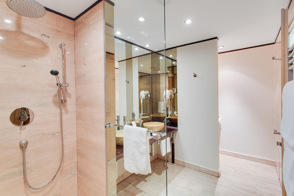 doubletree by hilton hotel cluj city plaza