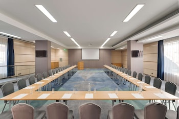 doubletree by hilton hotel cluj city plaza