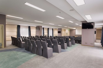 doubletree by hilton hotel cluj city plaza