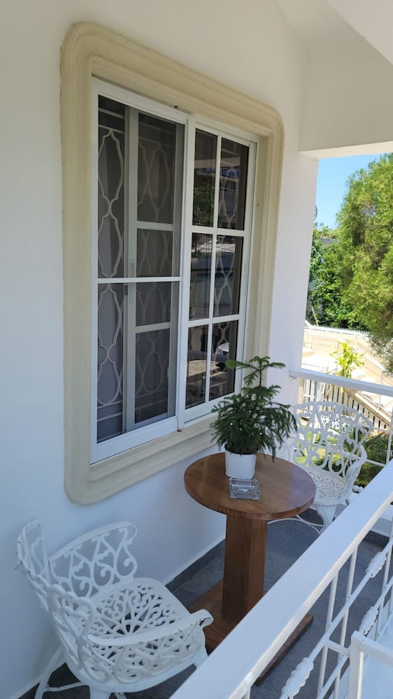fully equipped 1br studio dt 2mins to the beach