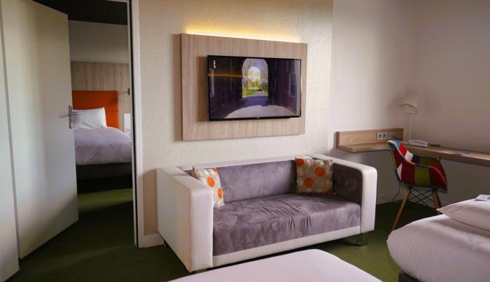 kyriad clermont ferrand nord riom