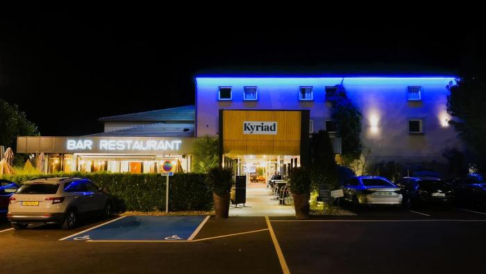 kyriad clermont ferrand nord riom