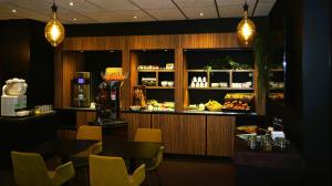 kyriad clermont ferrand nord riom