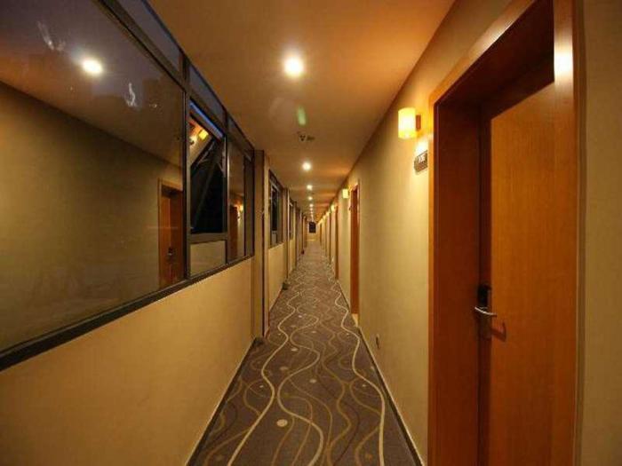 7days premium zhuzhou yangtze river road central hospital