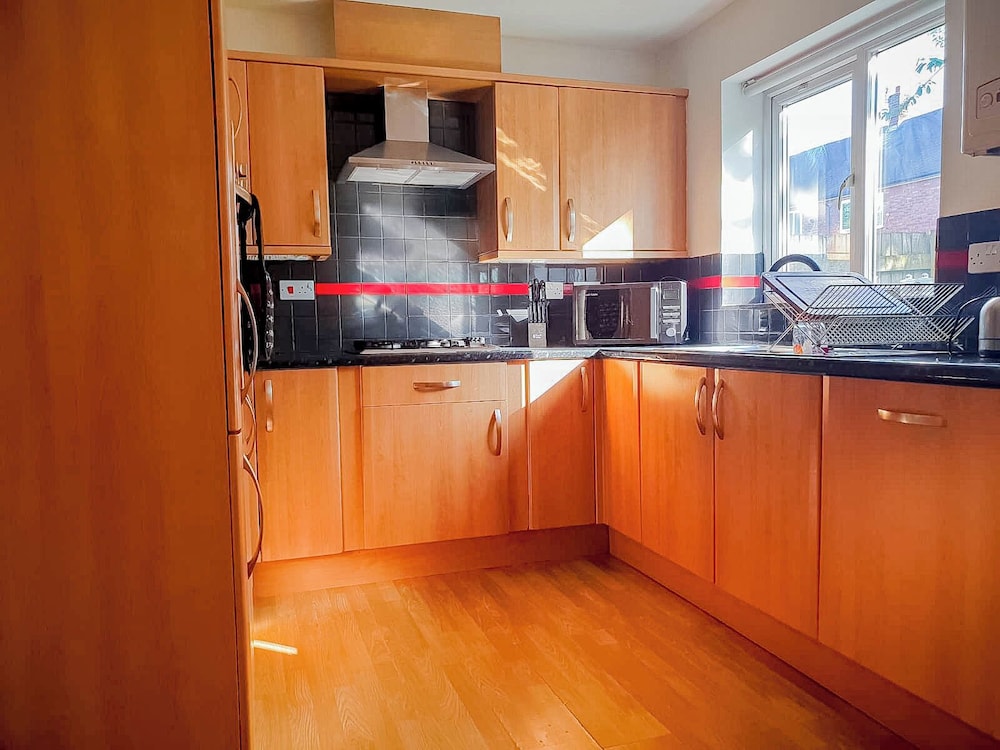 airport lounge 3bed 6 persons