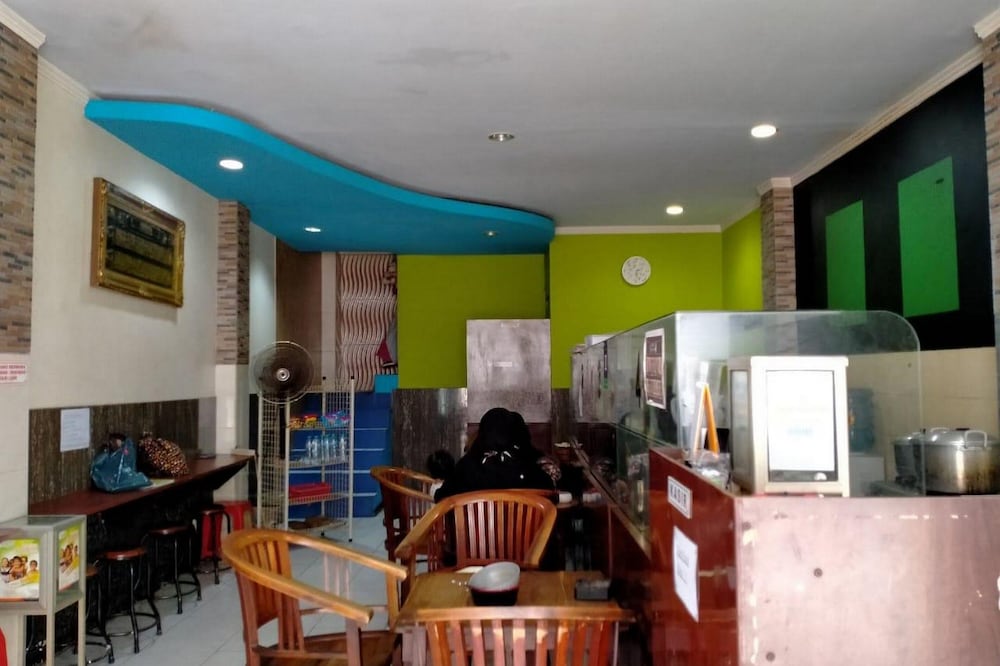 koolkost syariah near tunjungan plaza 2