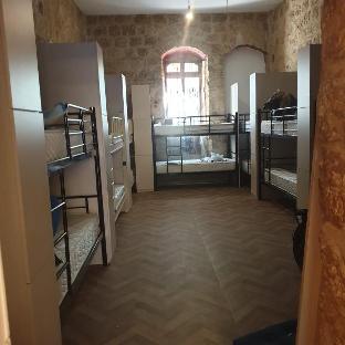 capsule and dormitory space x