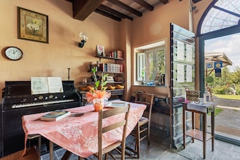 rustic holiday home in citta di castello with swimming pool