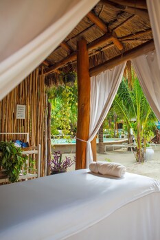 deluxe apartments holbox