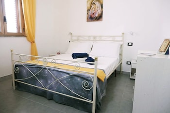 case arcobaleno marzamemi