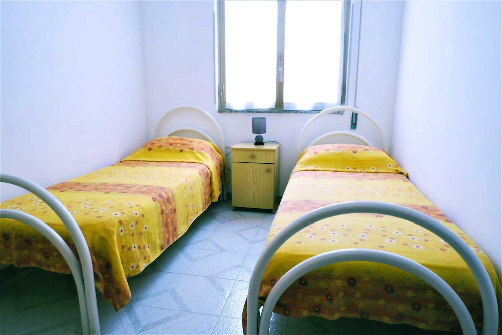 case arcobaleno marzamemi