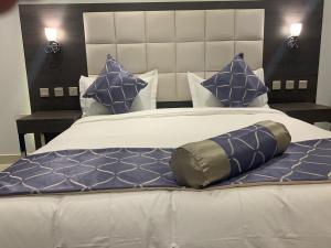 holiday plus hotel suites