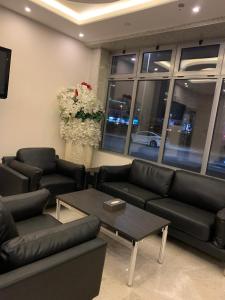 holiday plus hotel suites