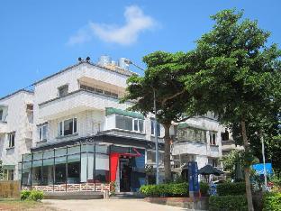 breeze and waves a seaside inn