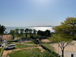 breeze and waves a seaside inn